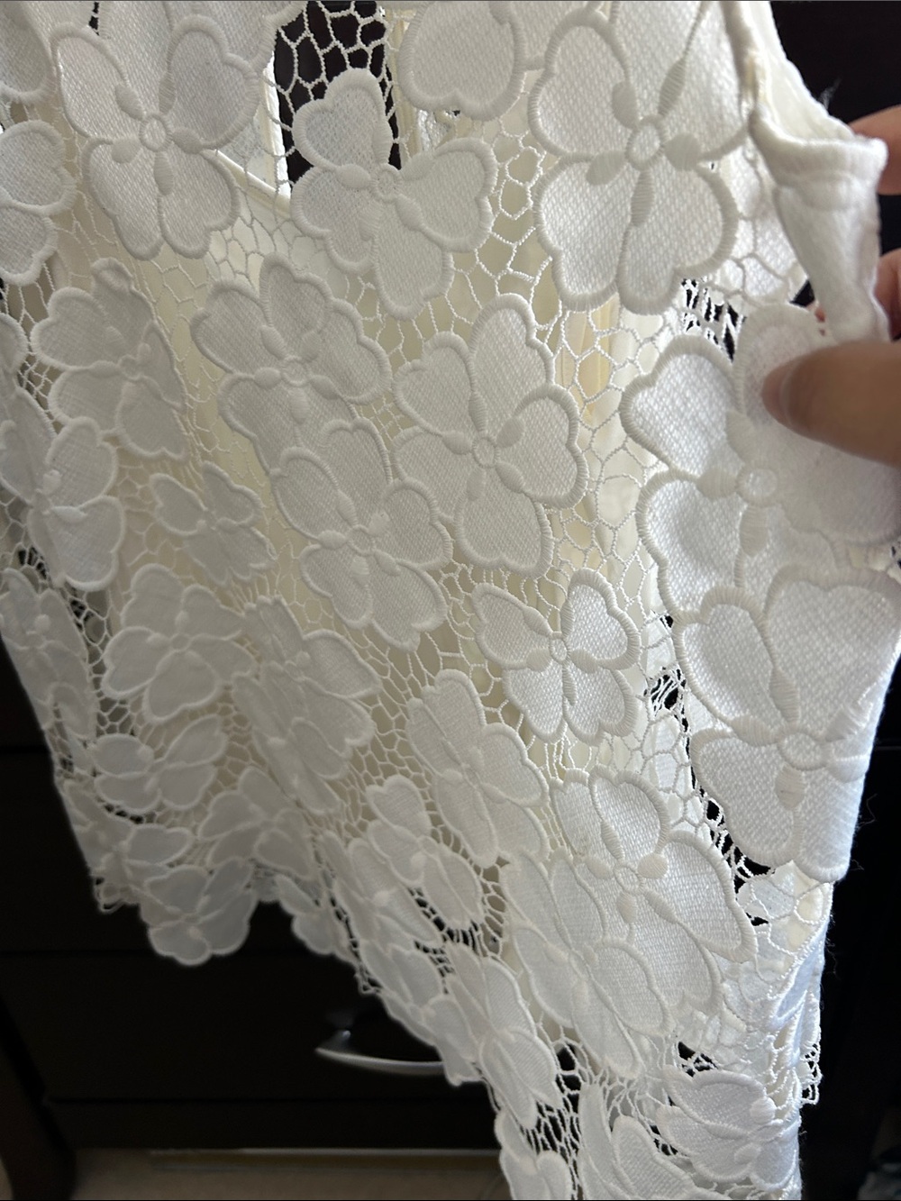 RW&CO. Cream Floral Lace Sleeveless Shell - Picture 5 of 9
